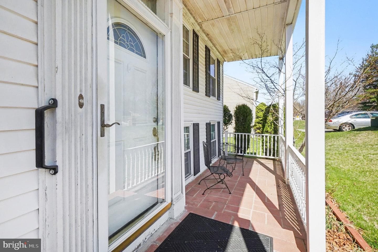 9422 Gunview Road photo 6
