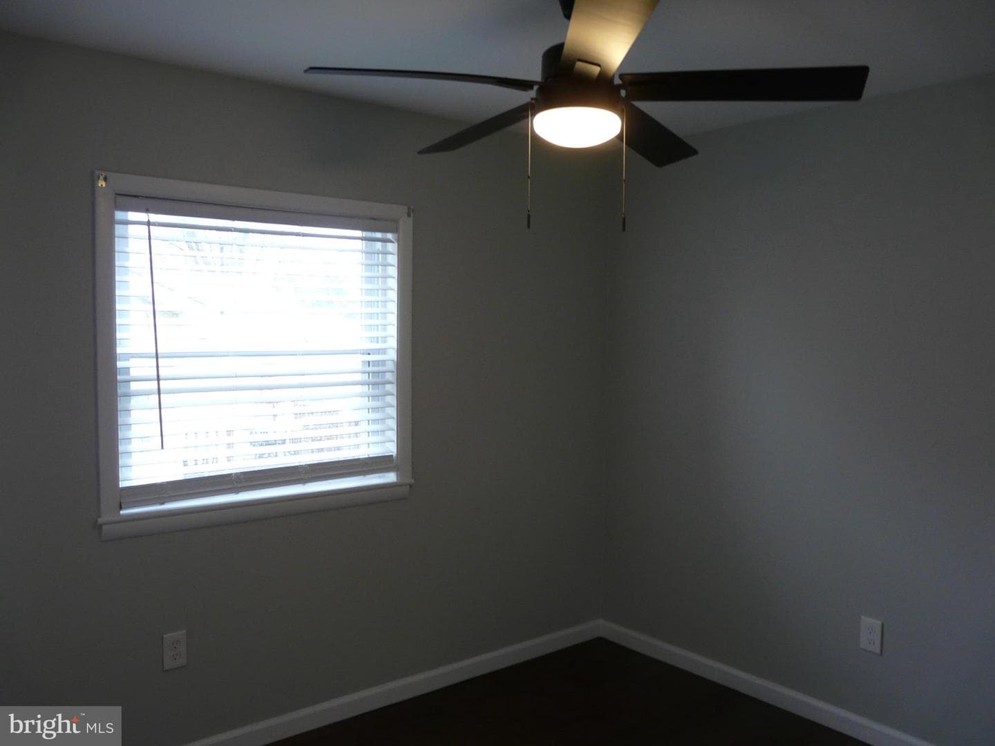 1009 Fuselage Avenue photo 15