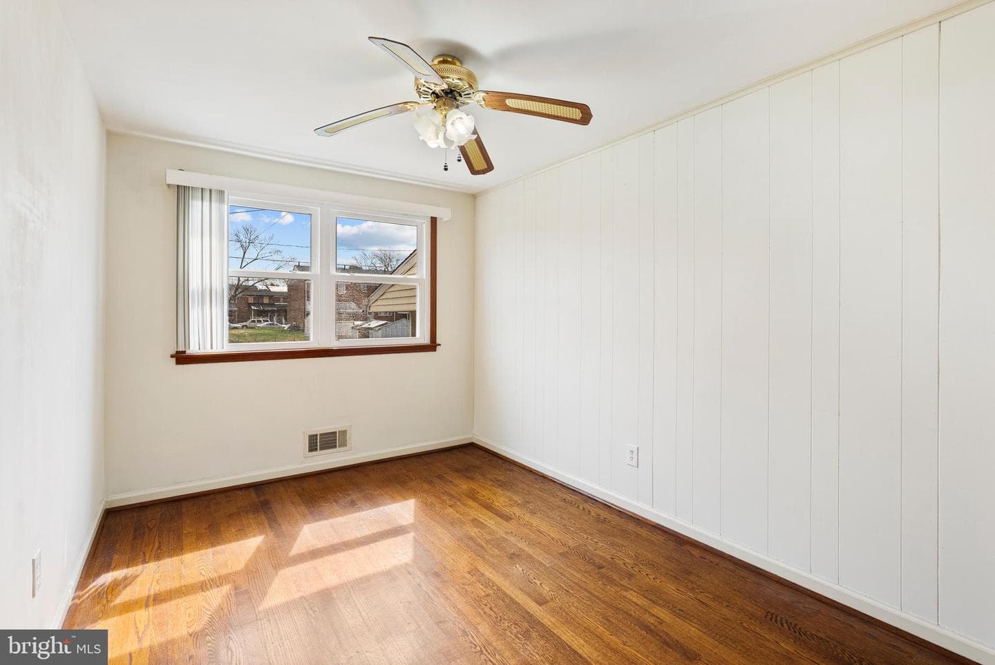 1041 Foxwood Lane photo 16