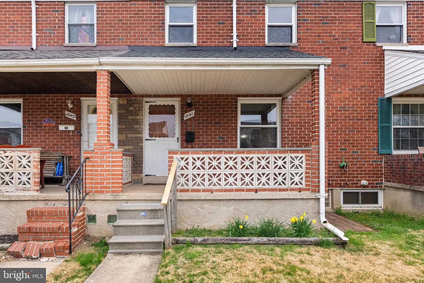 1041 Foxwood Lane photo 4