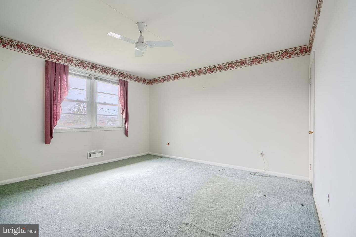 211 Rothwell Drive photo 13