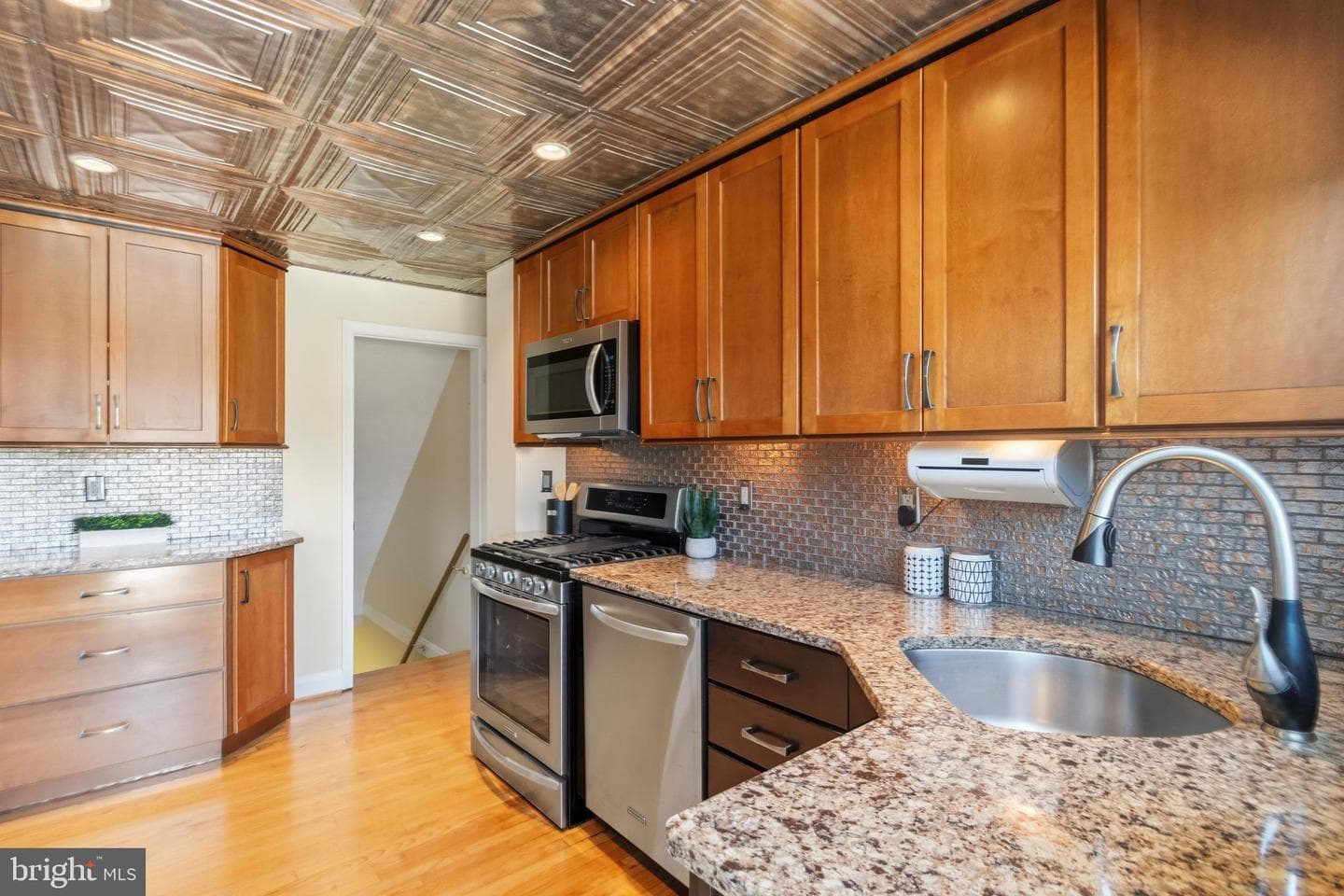 1528 Cottage Lane photo 12