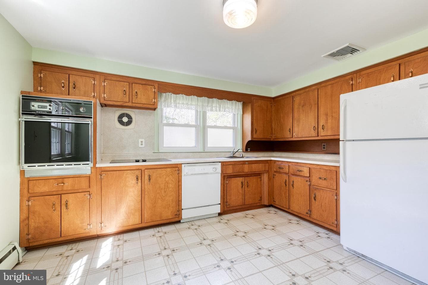 524 Goucher Boulevard photo 17