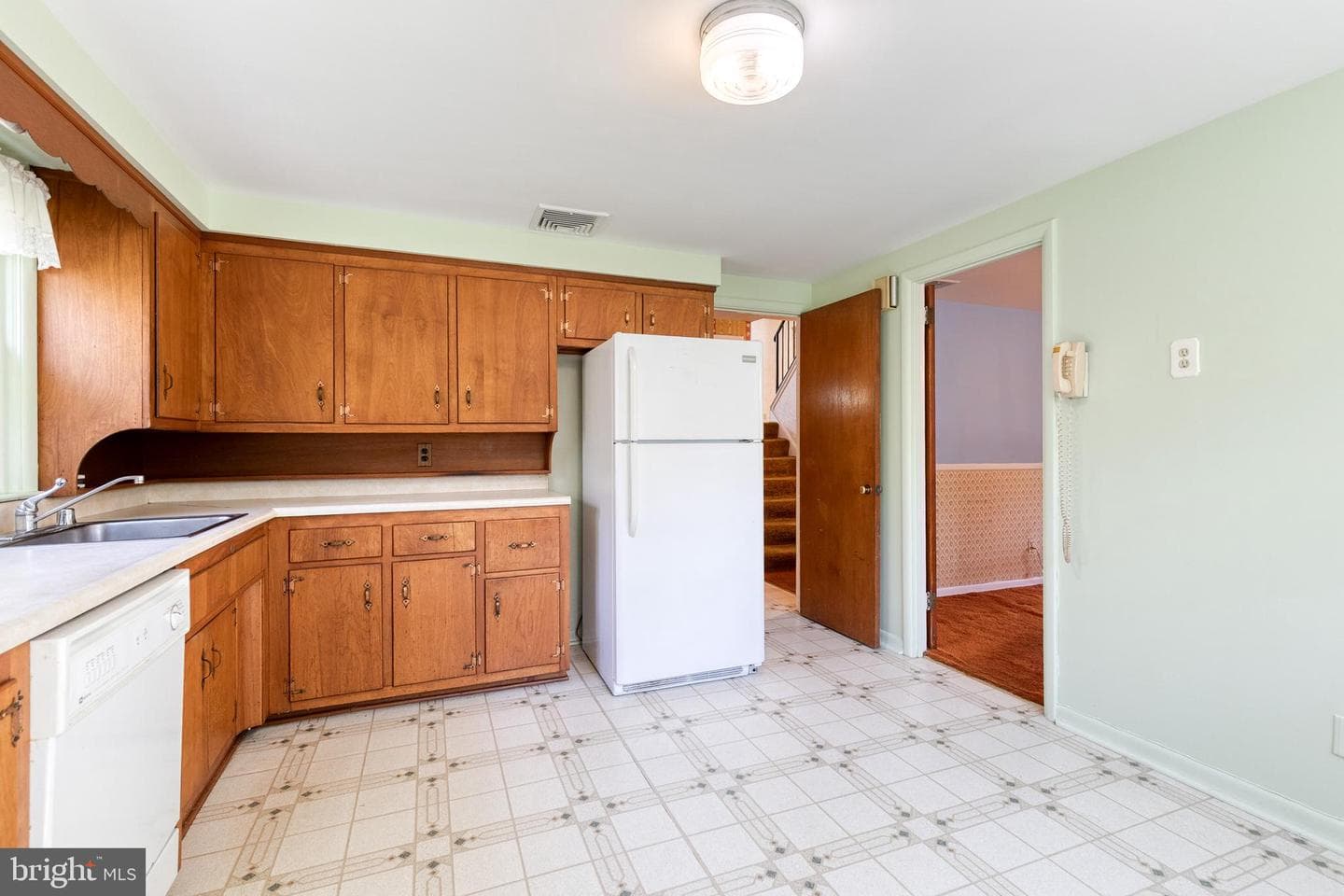 524 Goucher Boulevard photo 18