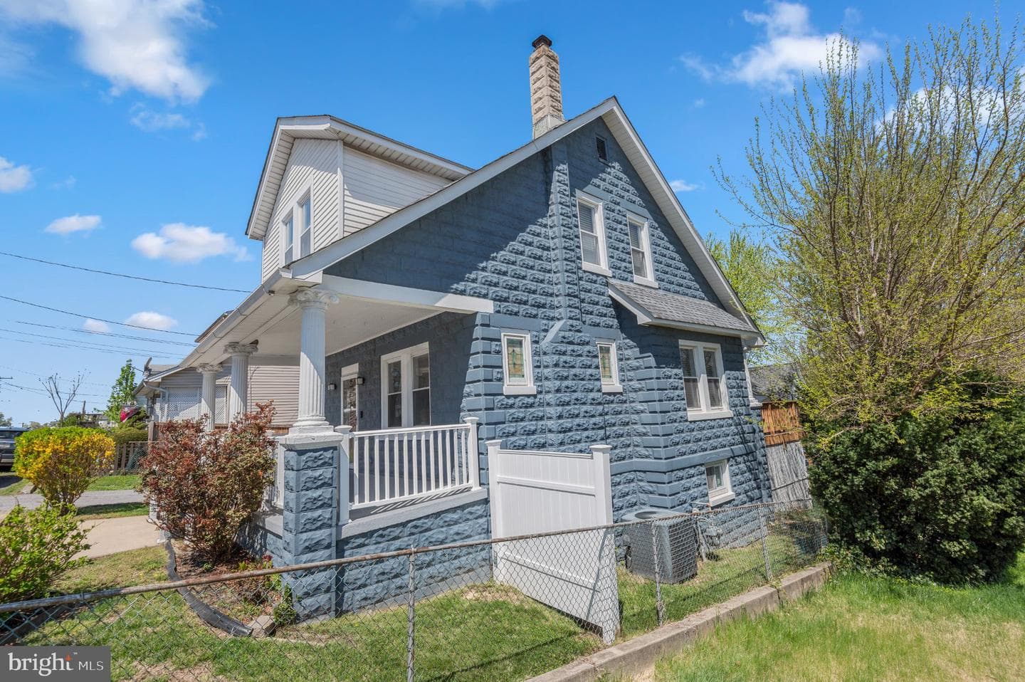 521 Fairview Avenue photo 3