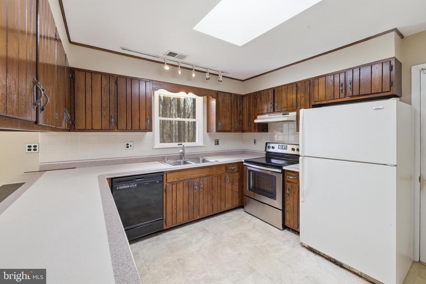 2201 Knox Avenue photo 10