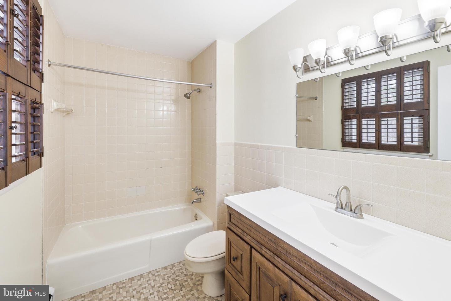 2201 Knox Avenue photo 17