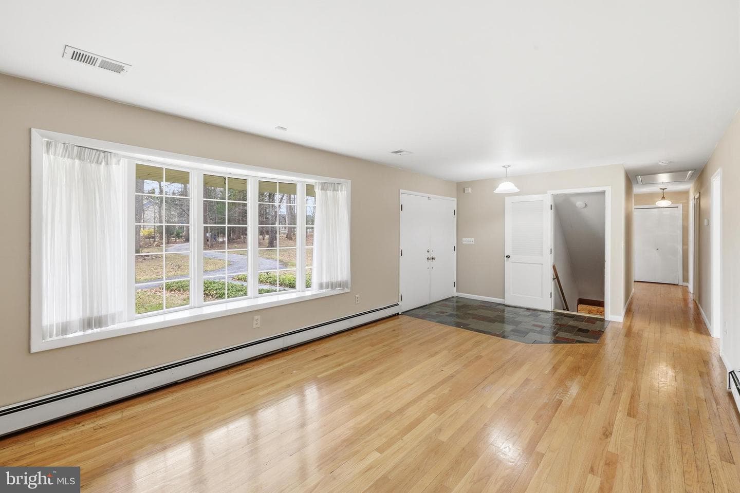 2201 Knox Avenue photo 4