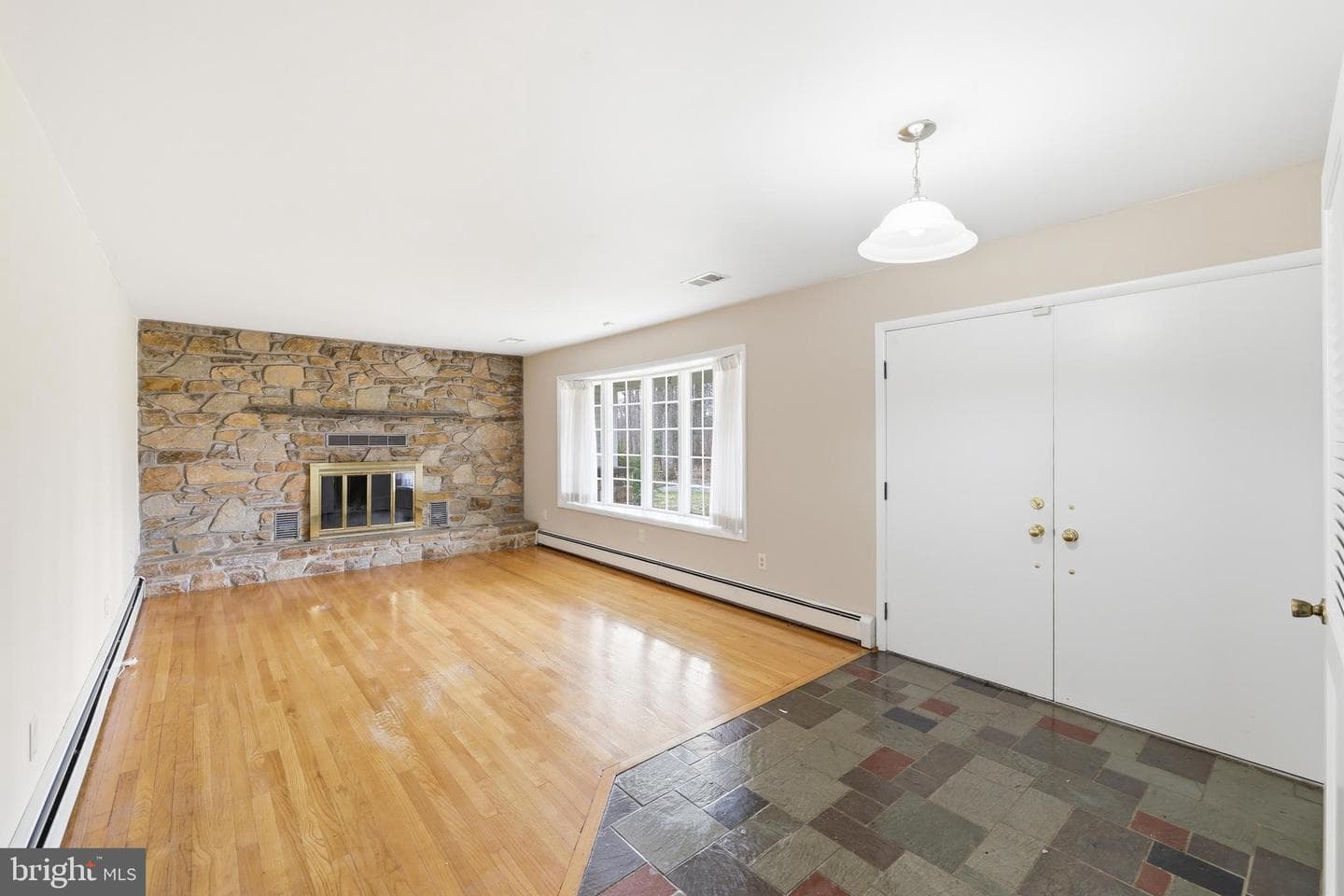 2201 Knox Avenue photo 5