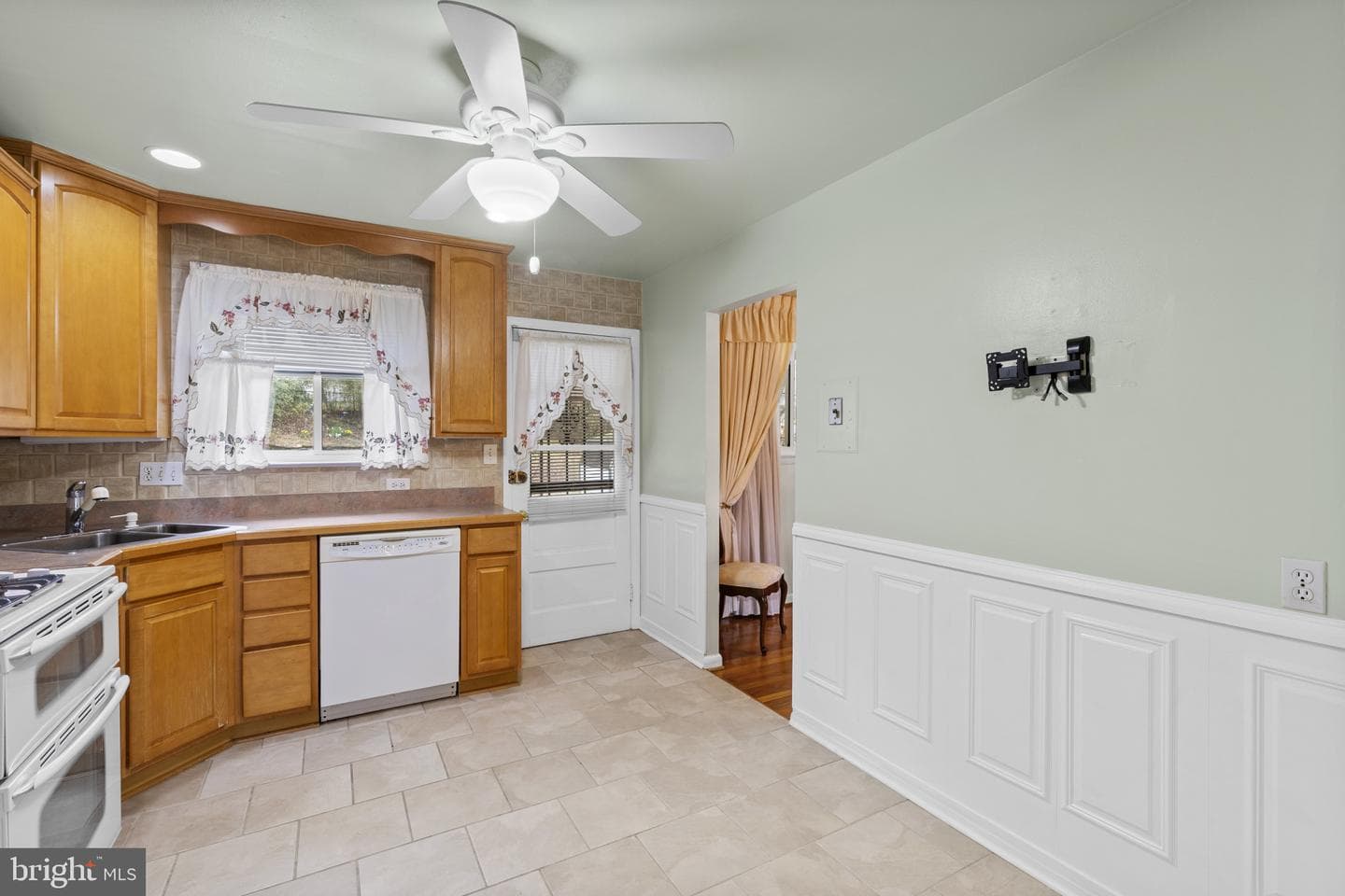 8701 Allenswood Road photo 11