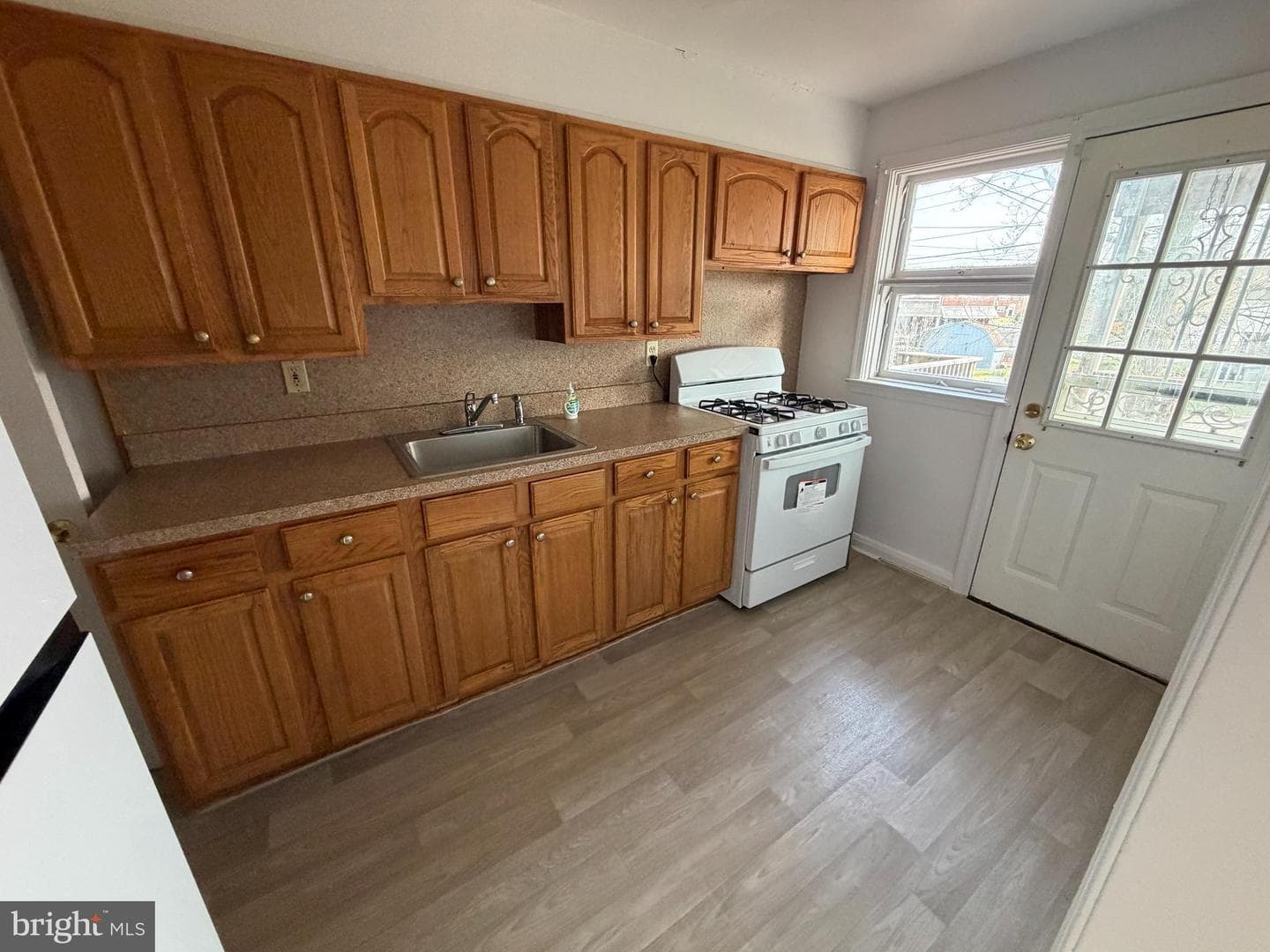 1403 Dartmouth Avenue photo 10