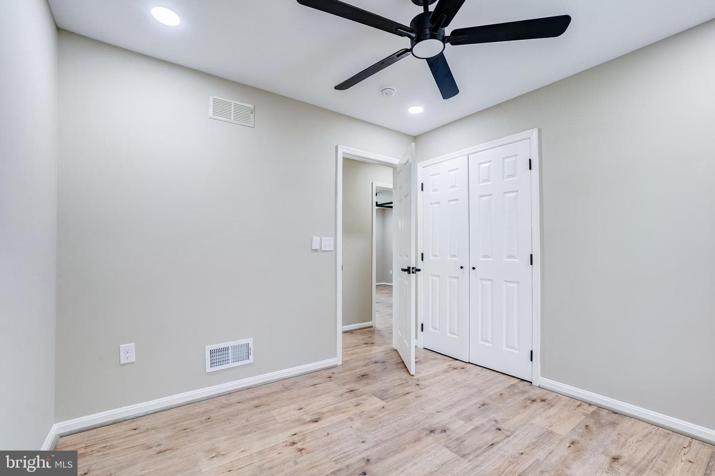 8813 Orchard Road photo 21