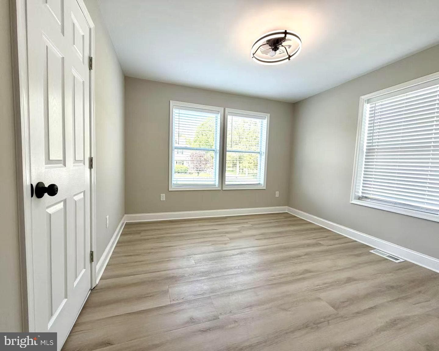 19 N Ritters Lane photo 38