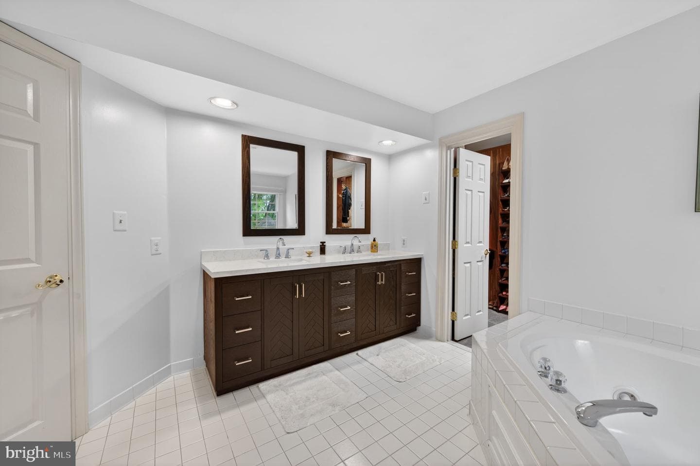 23 Eastport Court photo 40