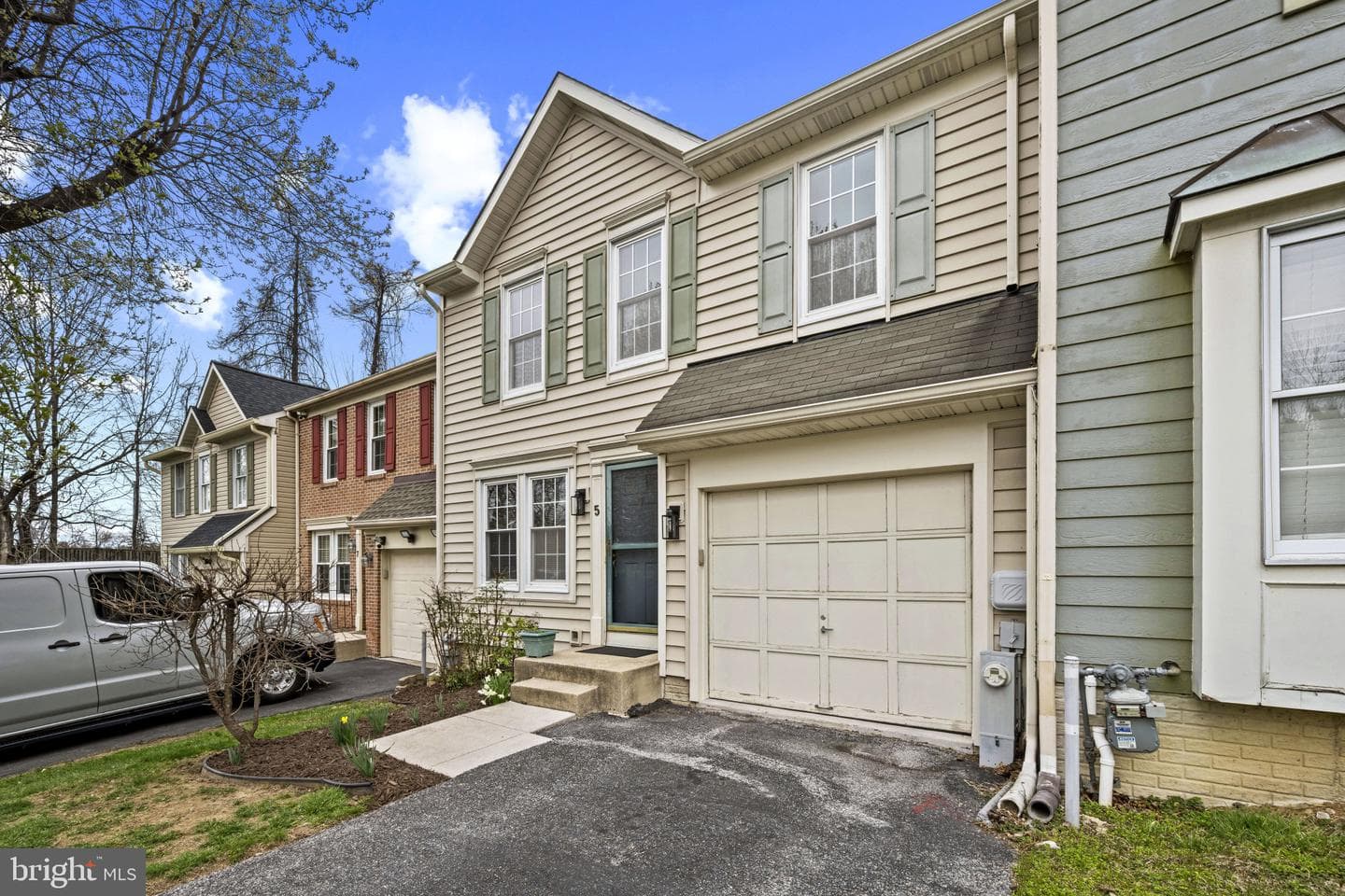 5 Wincrest Court photo 3