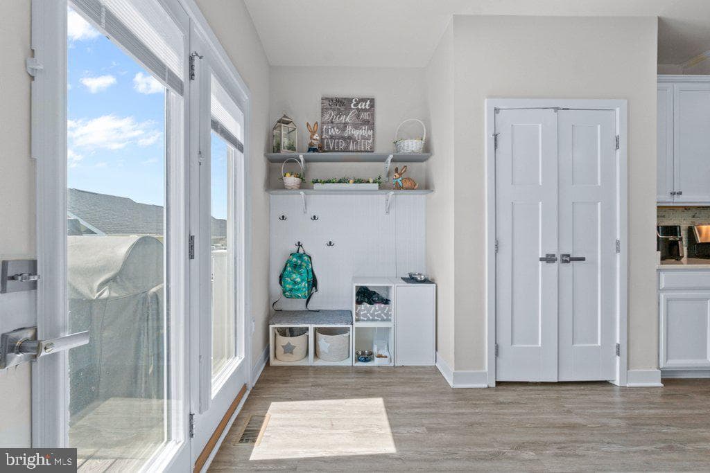 6247 Islington Street photo 17