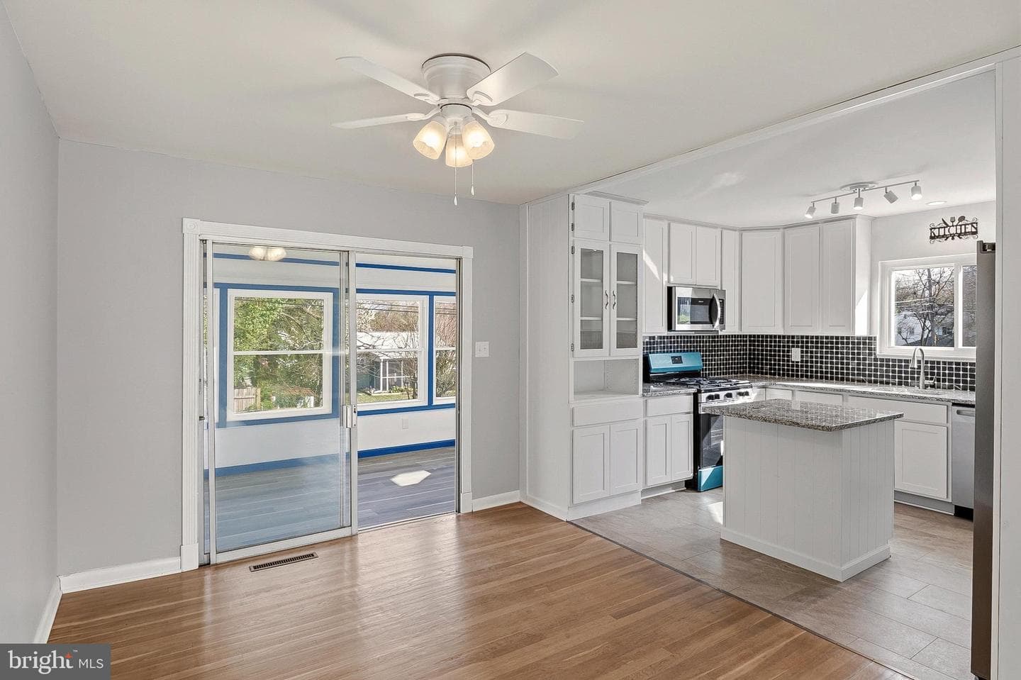 1219 Redcliffe photo 7