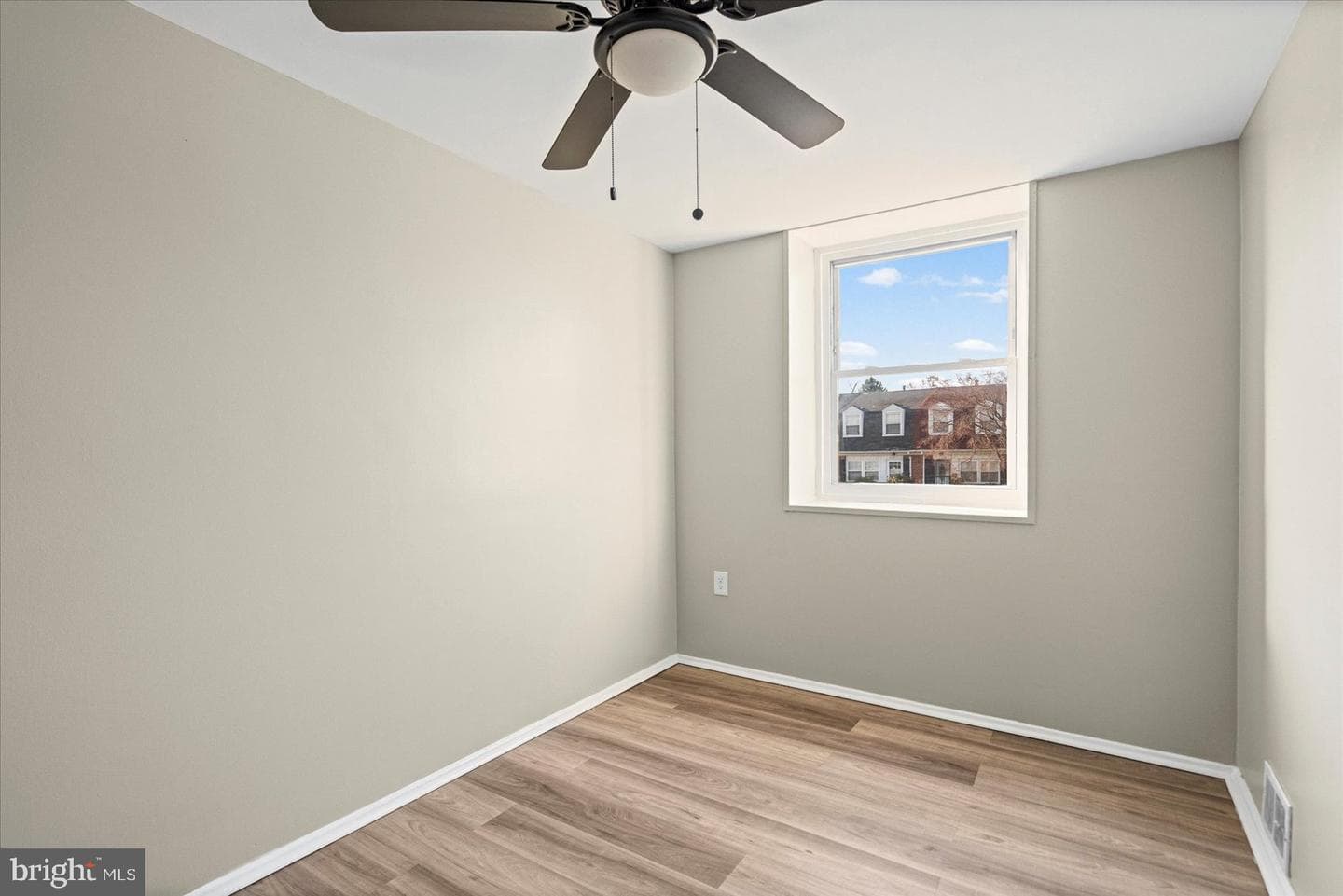 1335 Mantle Street photo 24