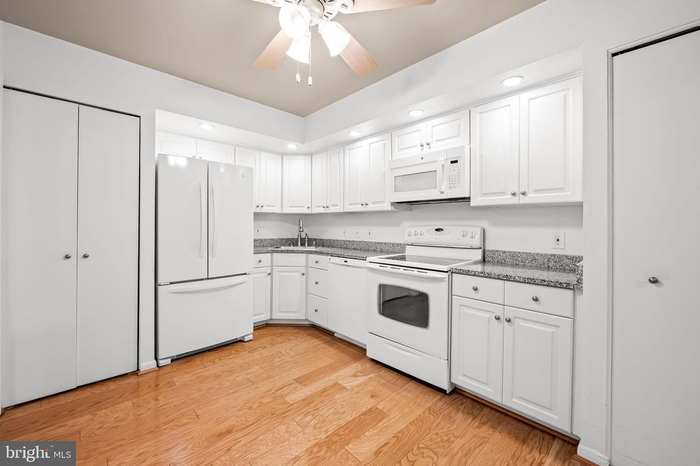 4 Candlemaker Court #306 photo 14