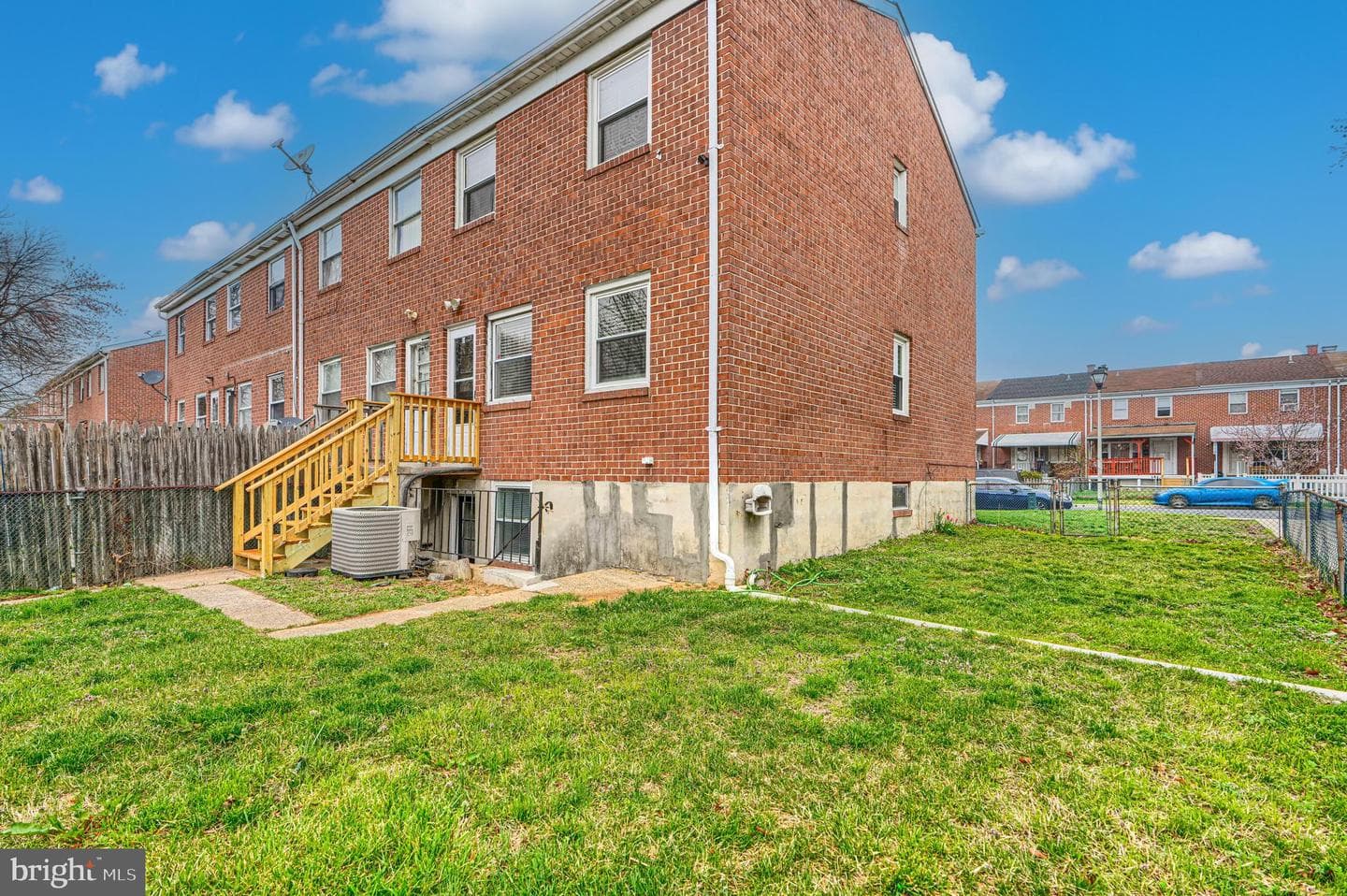 774 Seawall photo 38