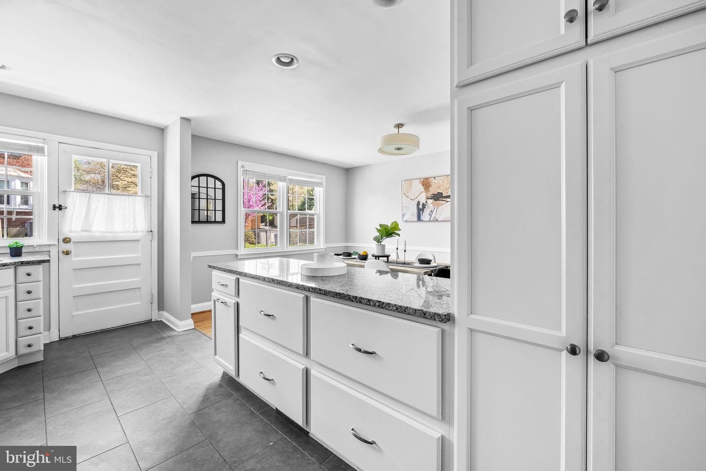 7049 Heathfield Road photo 11