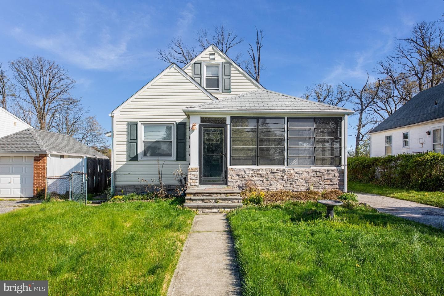 1750 Forrest Avenue photo 3