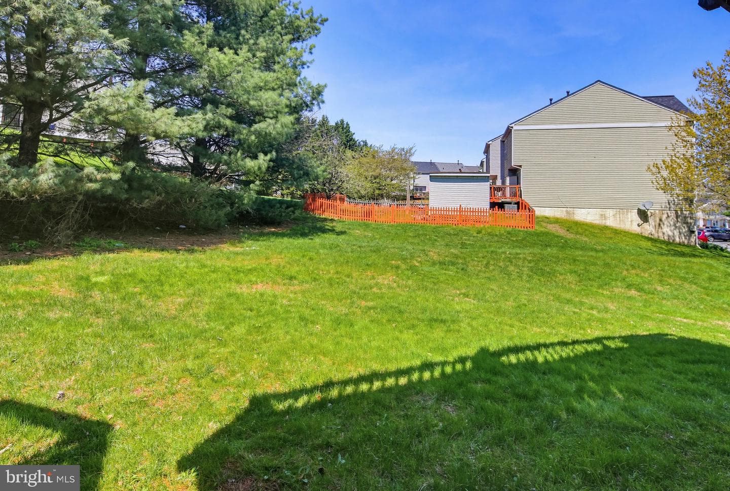 14 Shelton Court photo 37