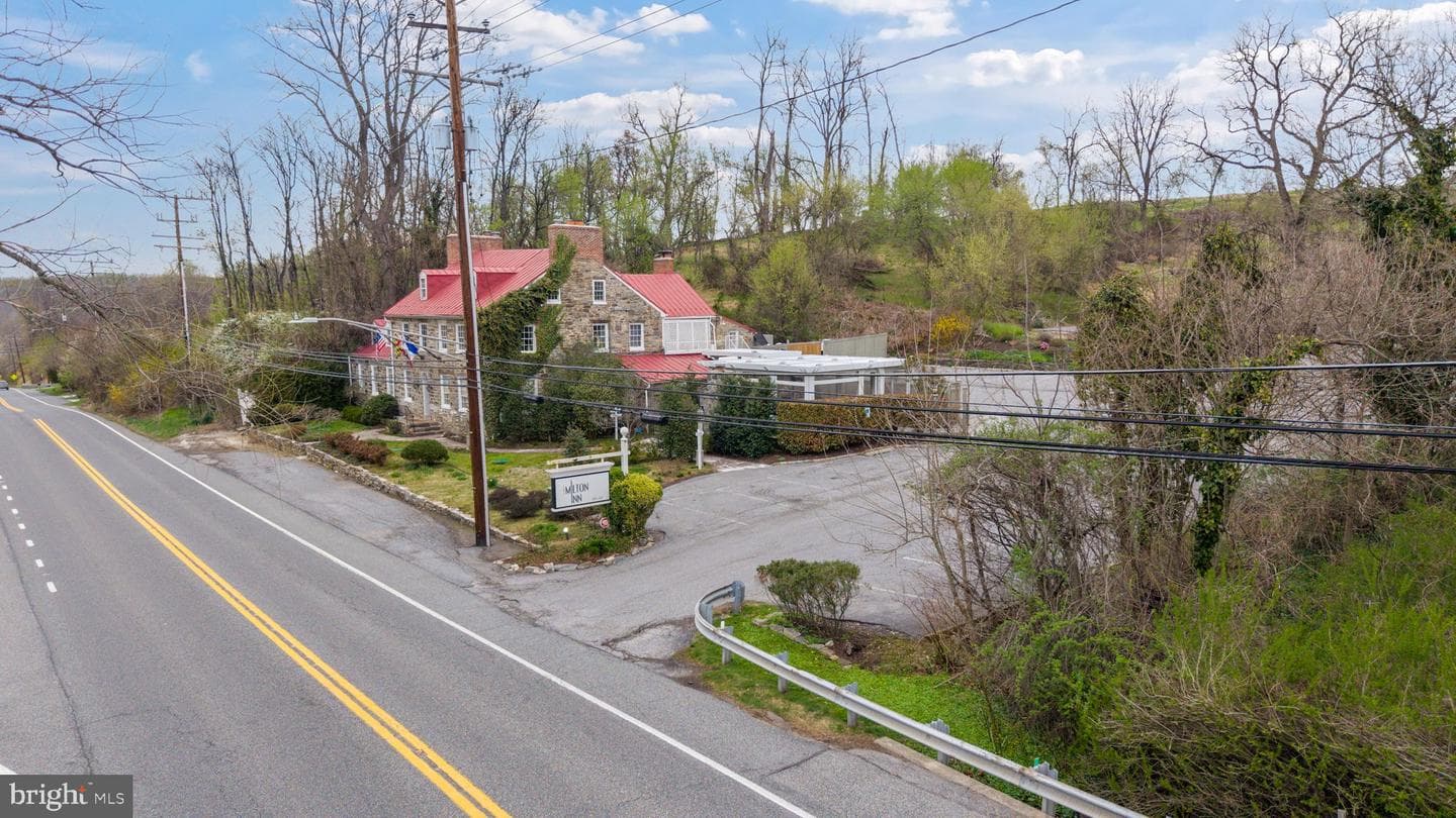 1231 Corbett Road photo 106