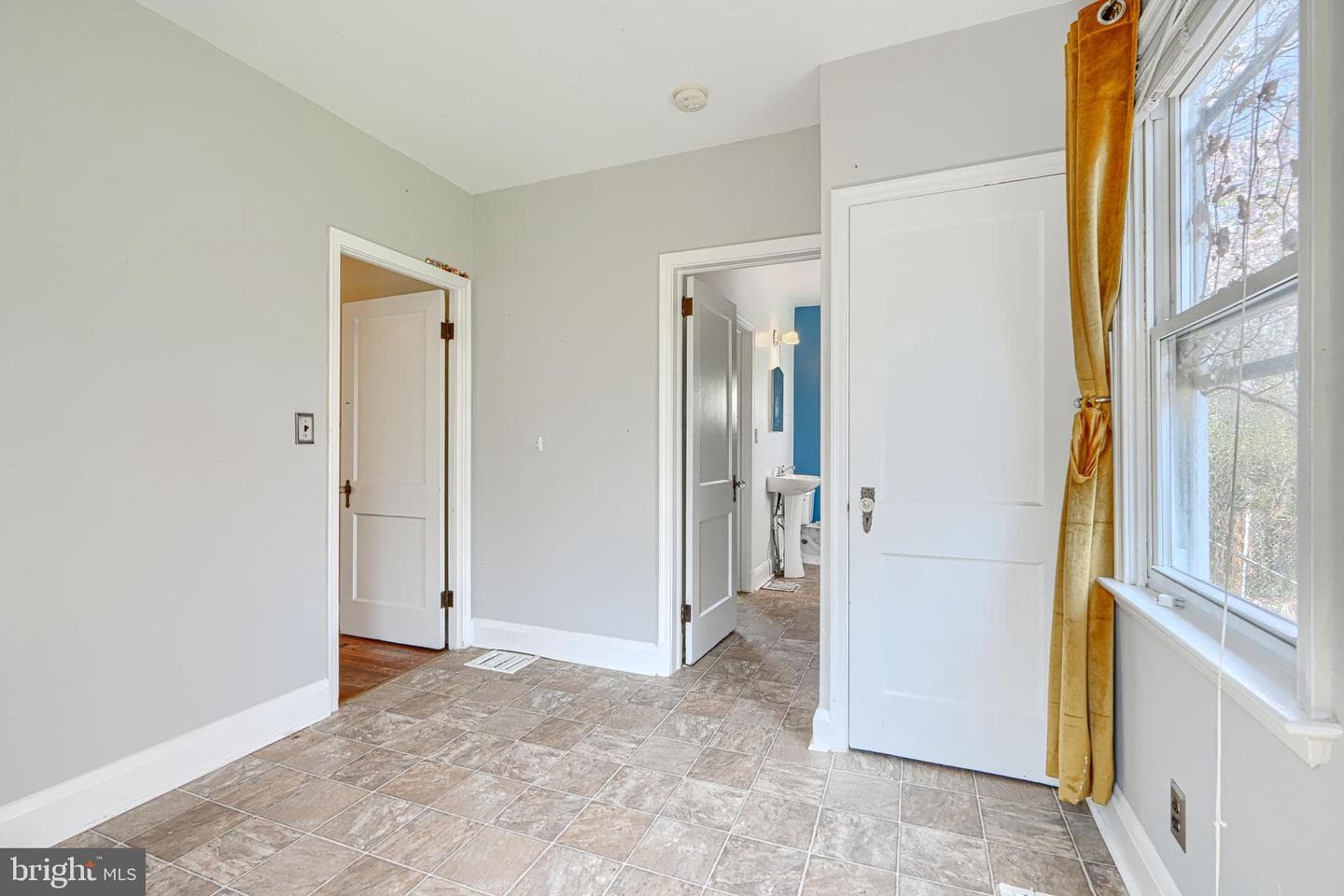 8009 Oakleigh Road photo 14