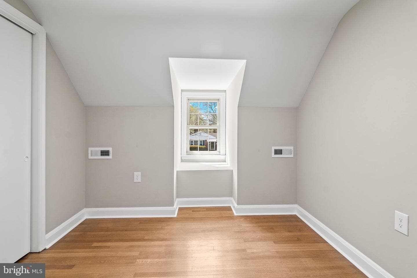 918 Weatherbee Road photo 36