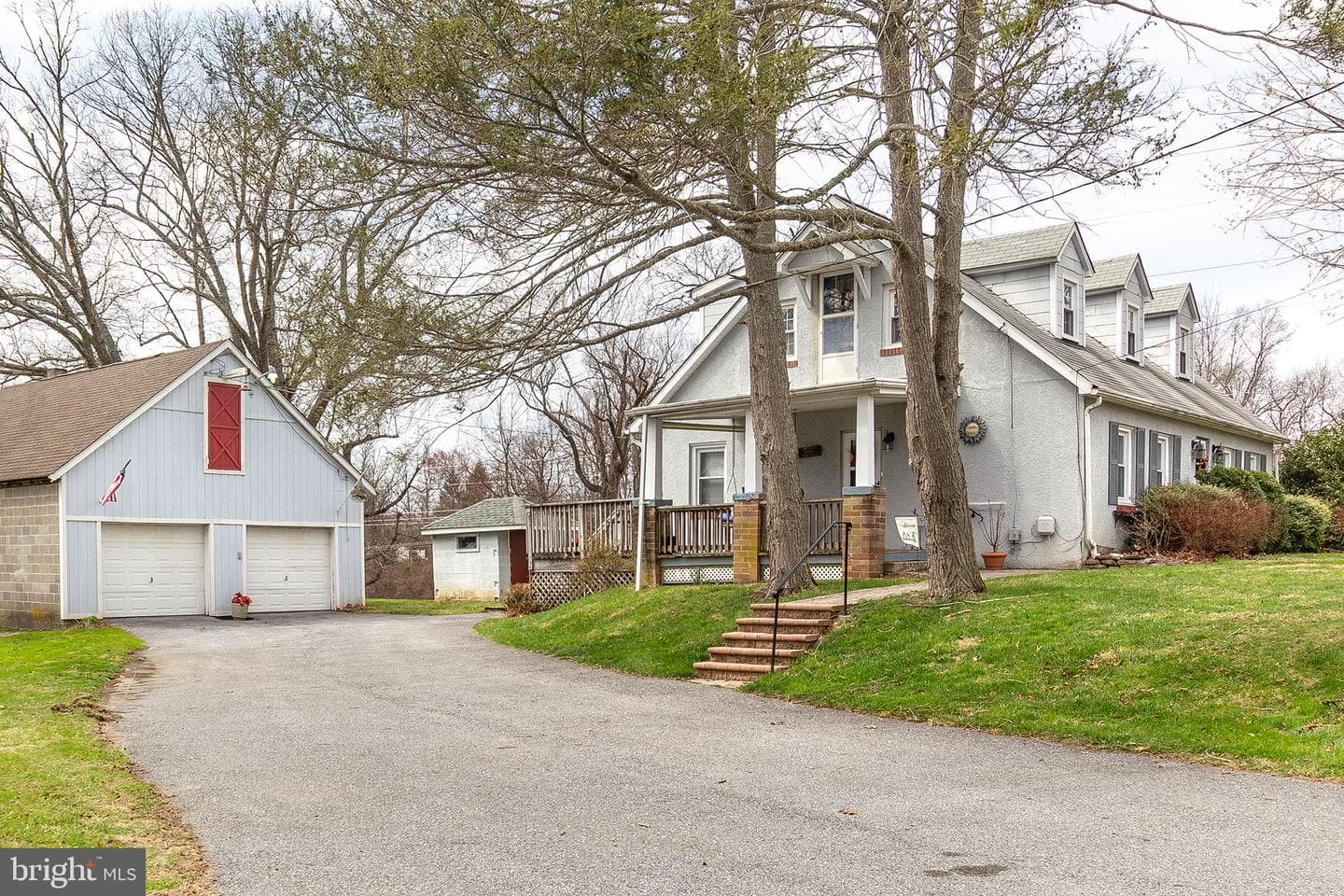 15914 Falls Road photo 2