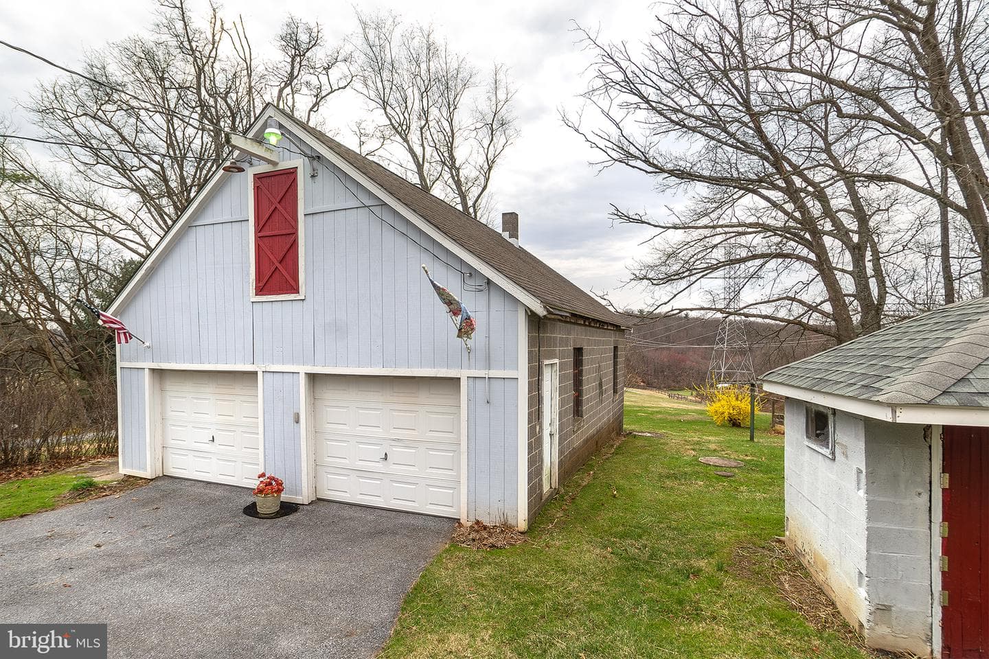 15914 Falls Road photo 35