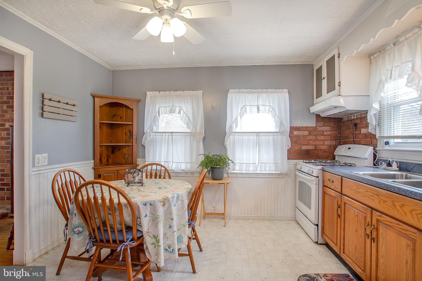 15914 Falls Road photo 8