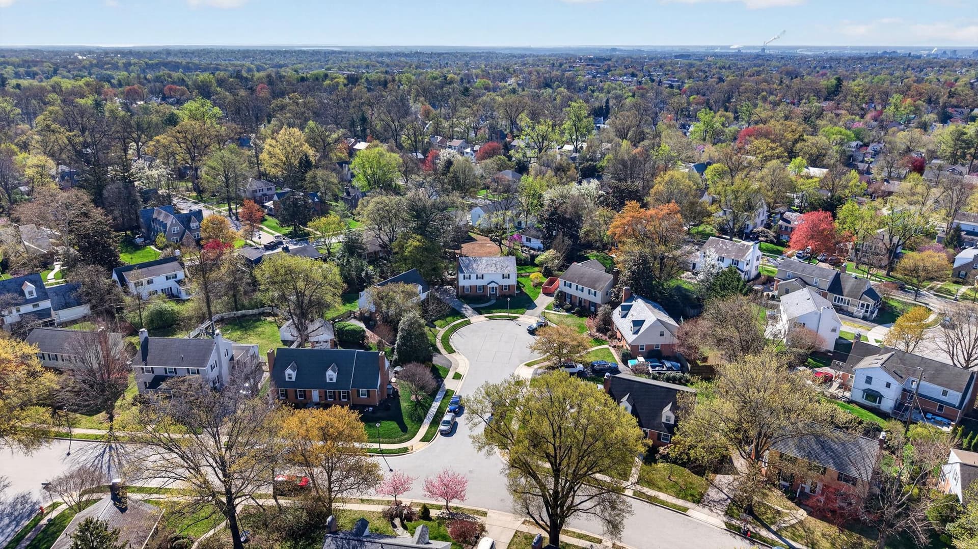 7000 Stoneleigh Court photo 15