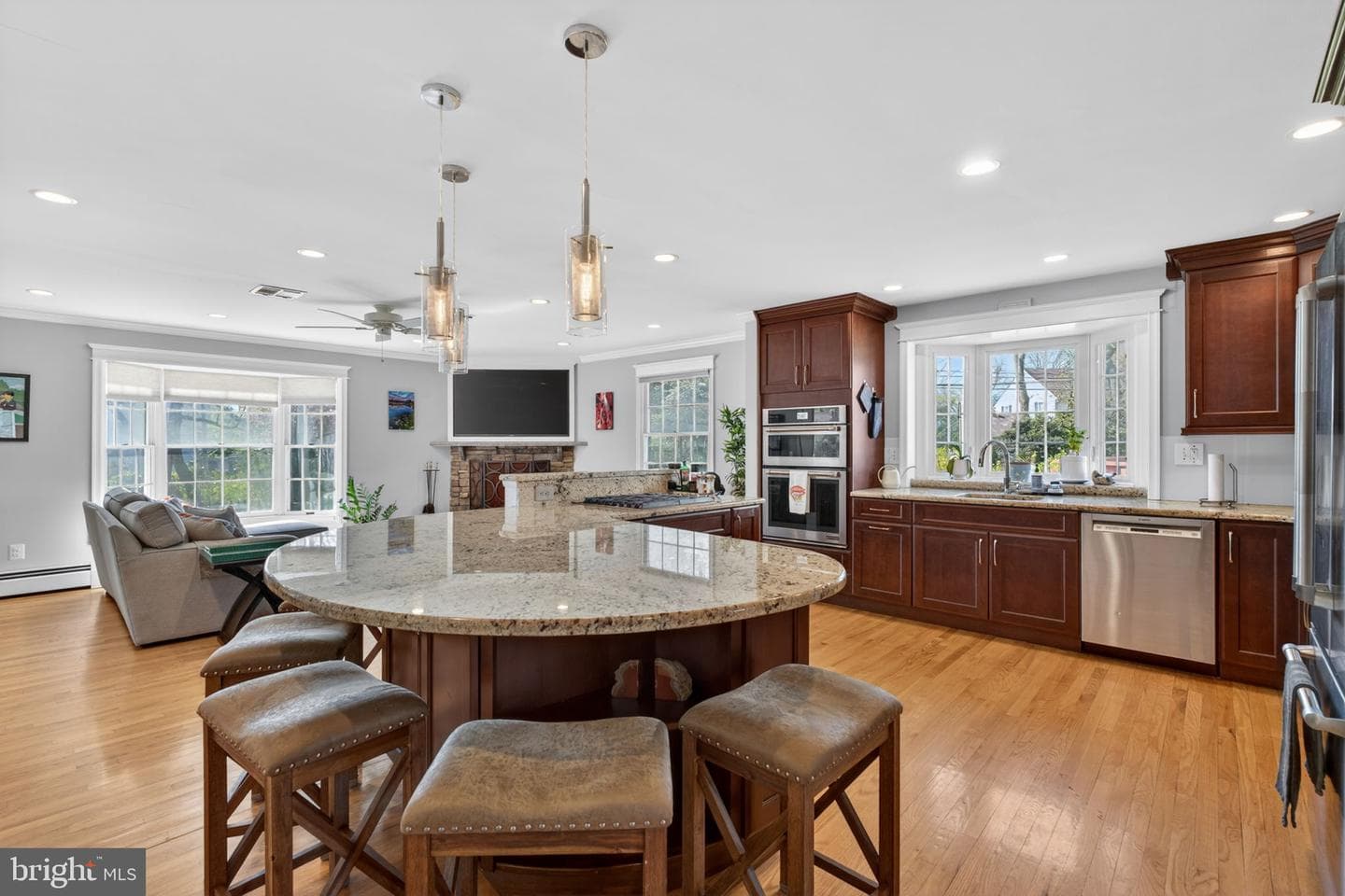 7000 Stoneleigh Court photo 42
