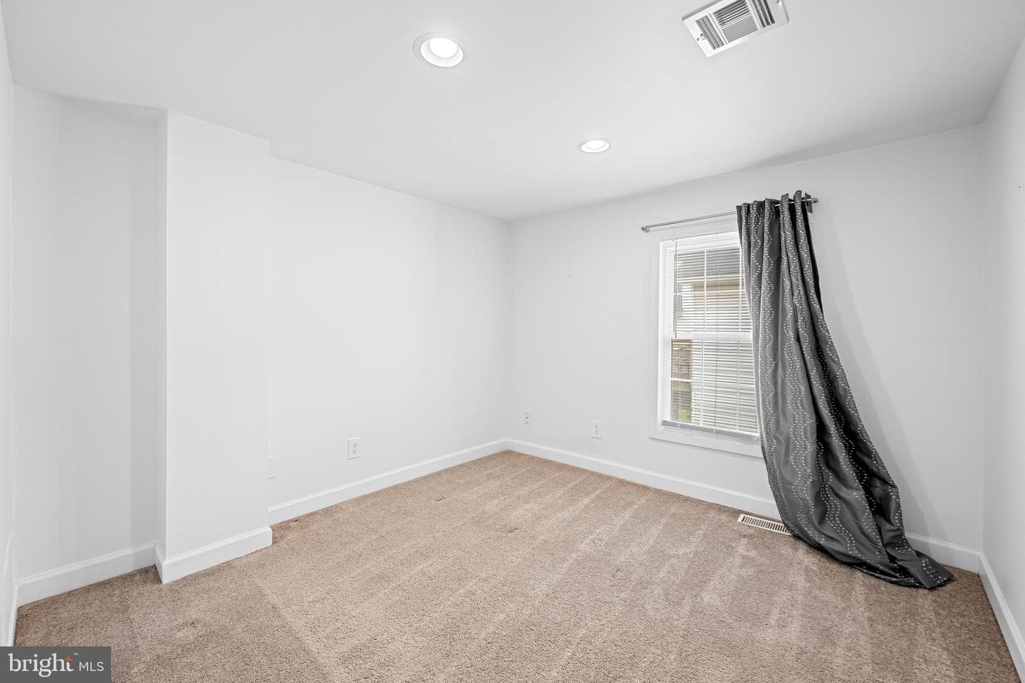 6045 Falls Road photo 19