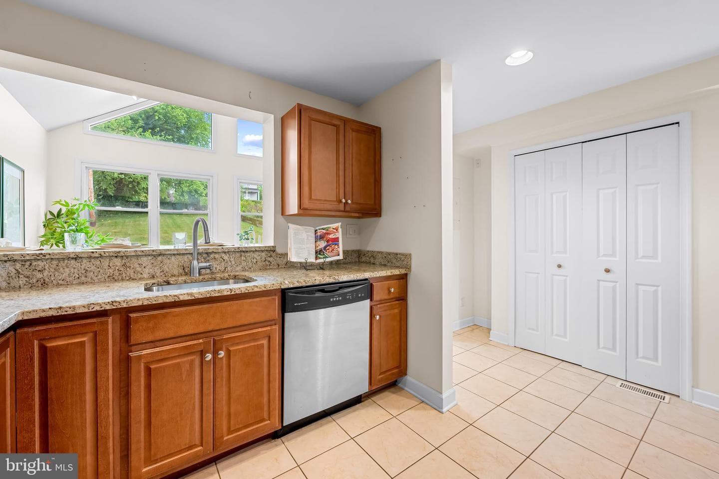 6045 Falls Road photo 9