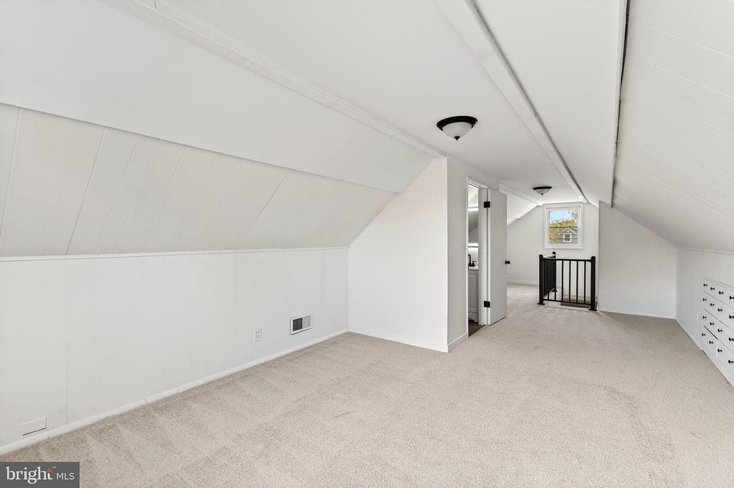 2511 Wentworth photo 17