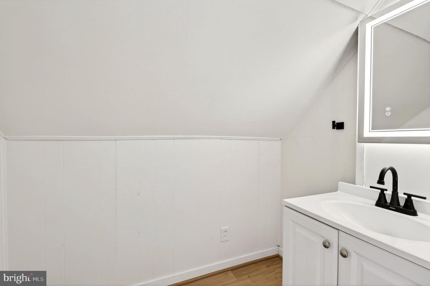 2511 Wentworth photo 18