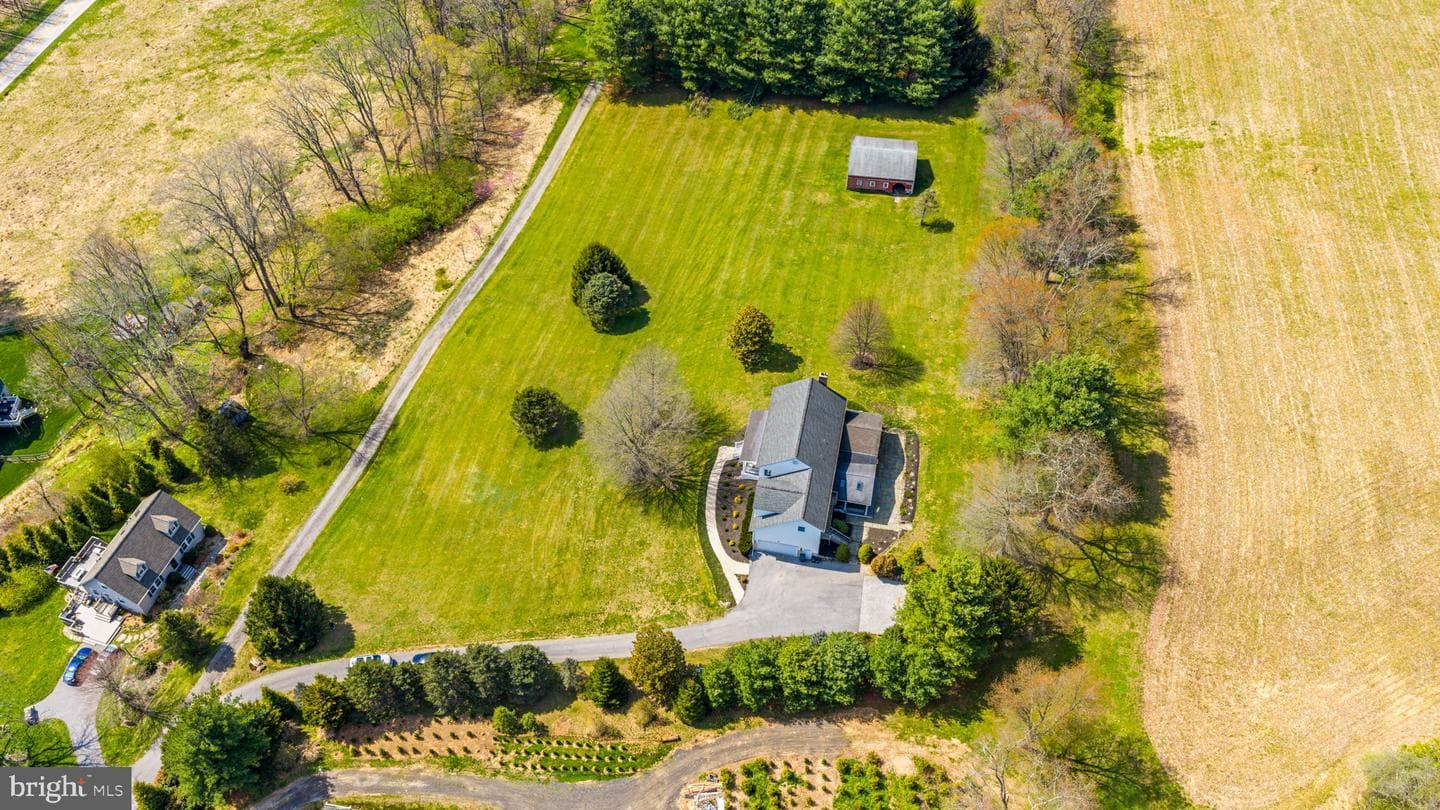 21310 W Liberty Road photo 105