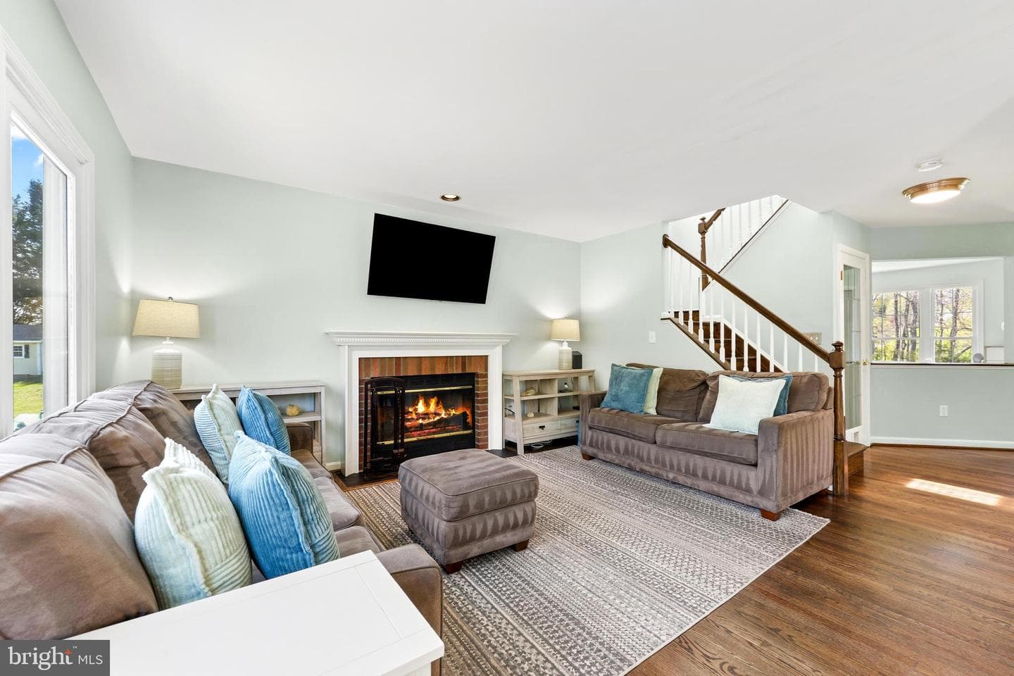 629 Coachmans Way photo 11