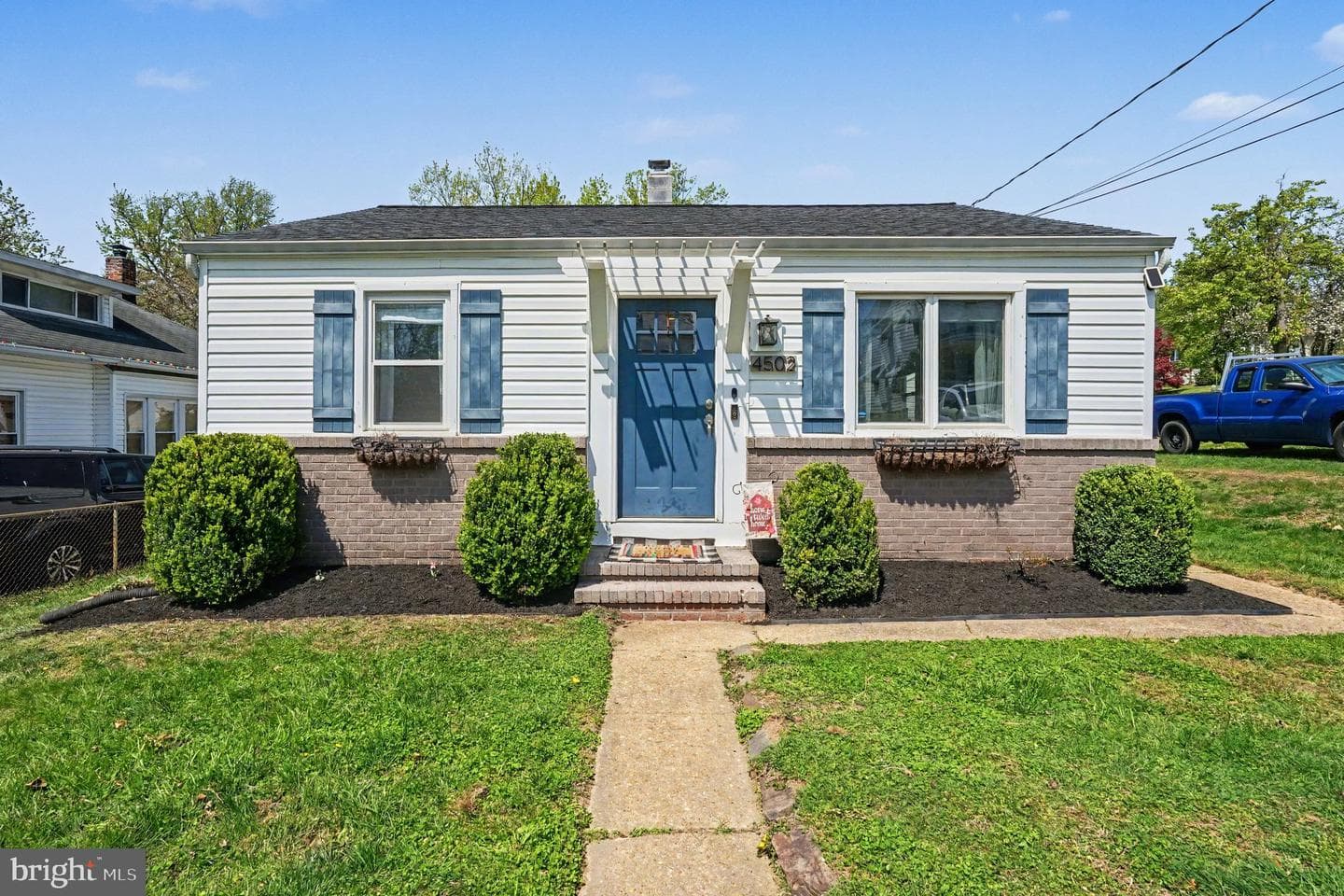 4502 Linden Avenue photo 2