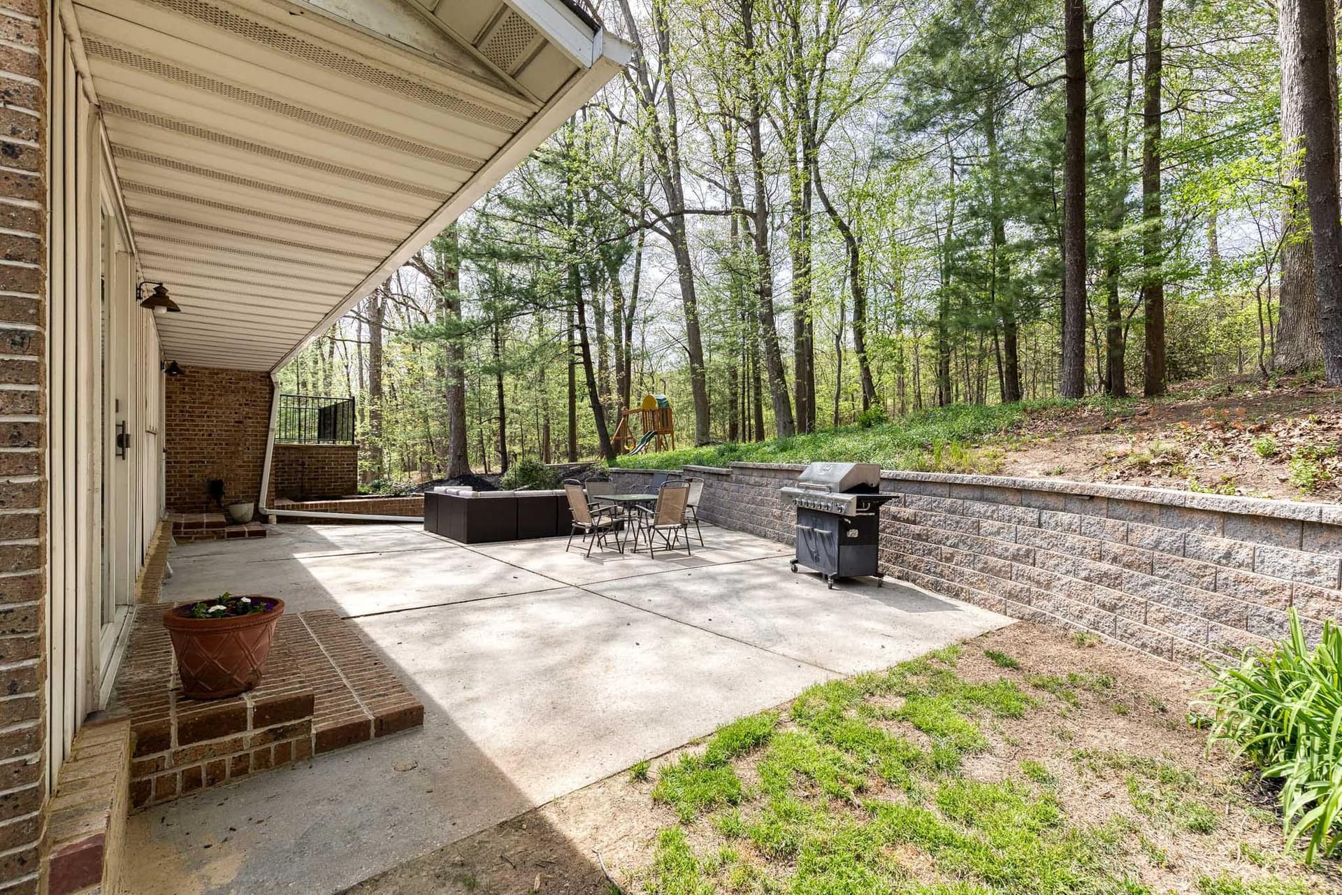 1608 Weyburn Road photo 40