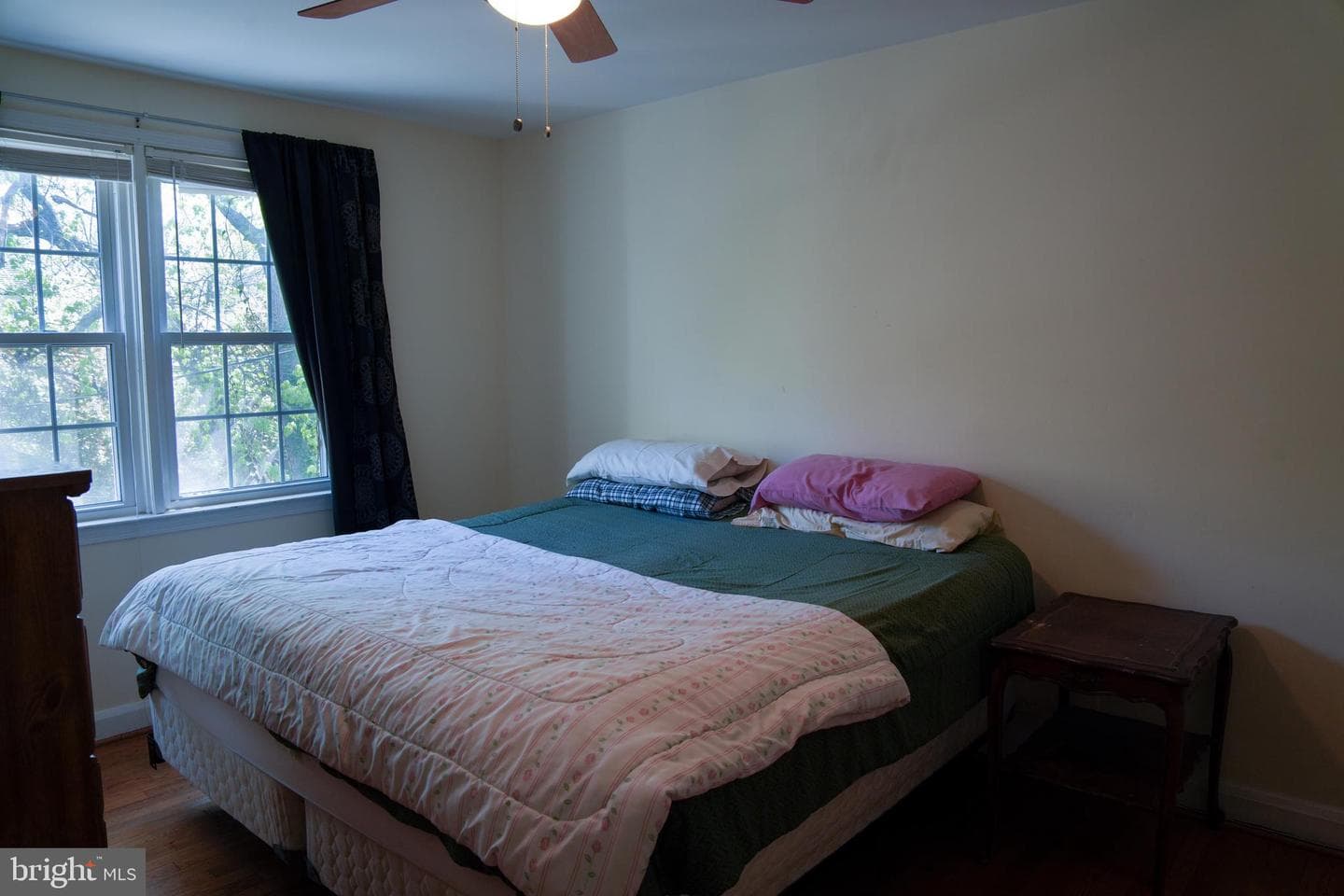 221 E Medwick Garth photo 11