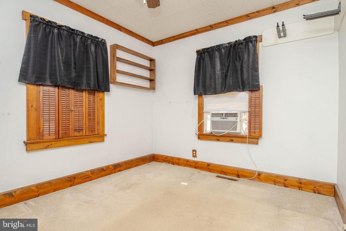 318 Lorraine Avenue photo 10