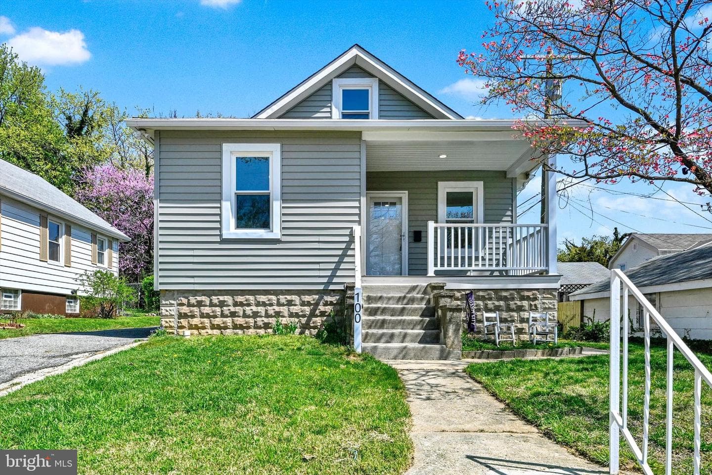 100 Fuller Avenue photo 2