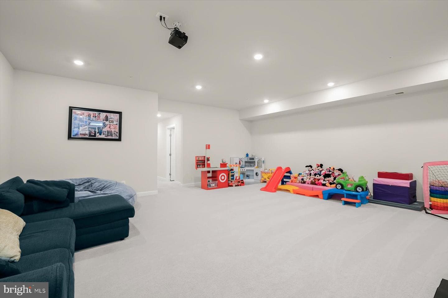 10911 Beckenham Street photo 41