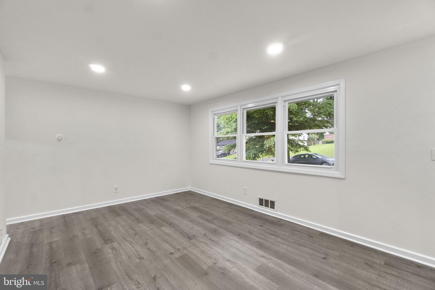 3658 Clifmar Road photo 11