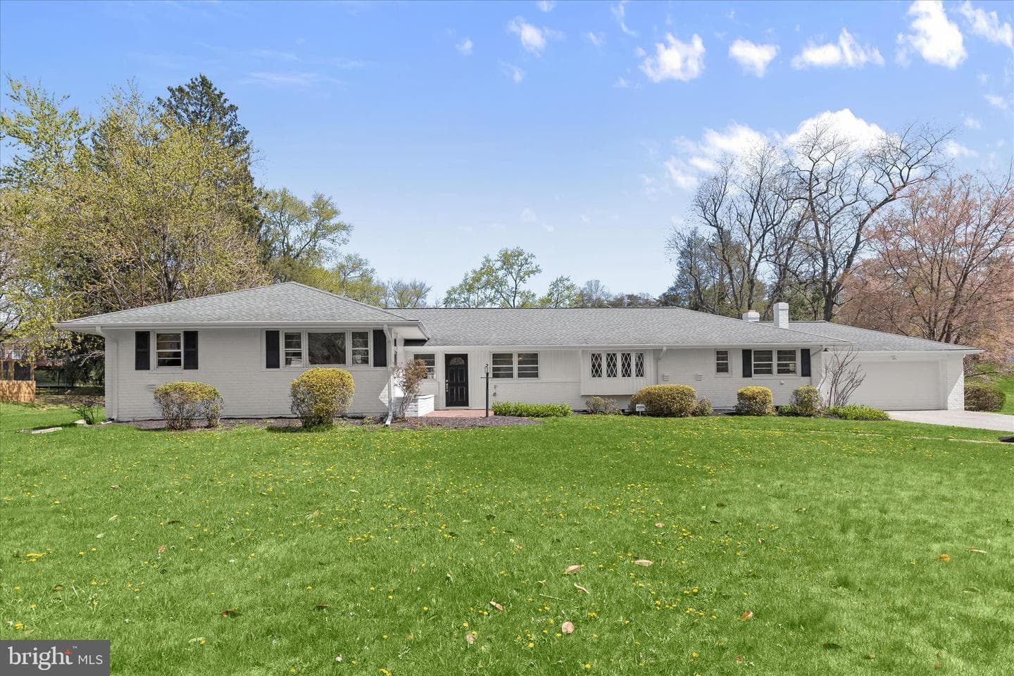 1910 Lyden Road