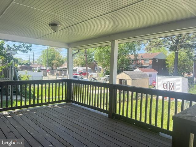 1010 Foxridge Lane photo 11